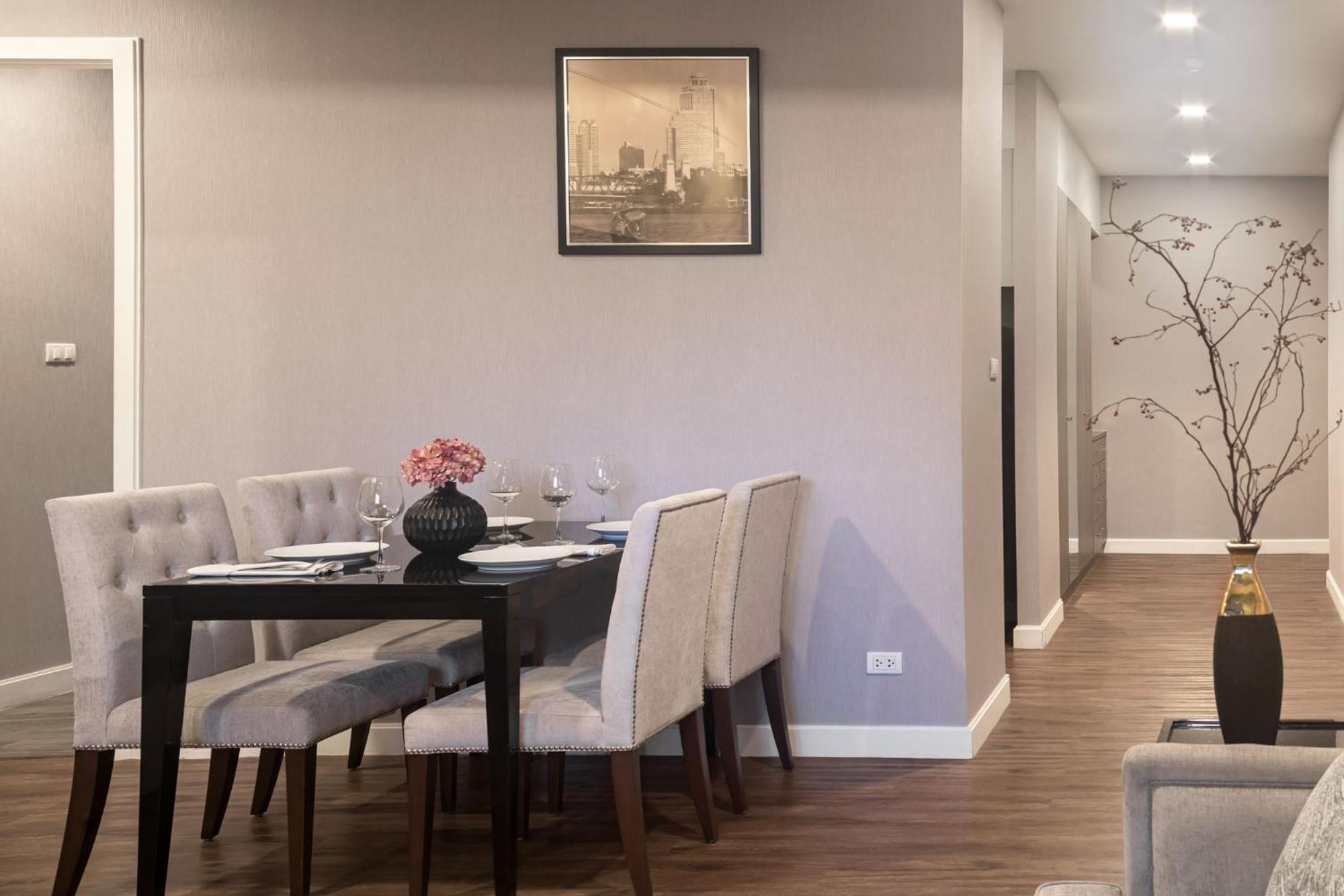 Novotel Suites Sukhumvit 39 - SHA Extra Plus Certified Bangkok Esterno foto